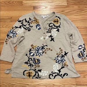 Pretty Chicos 60% cotton top